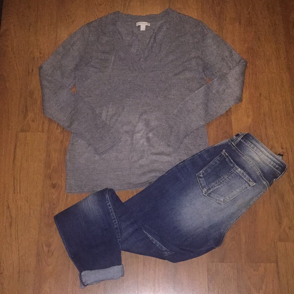 🌟🌟🌟NY & Co V-neck Sweater